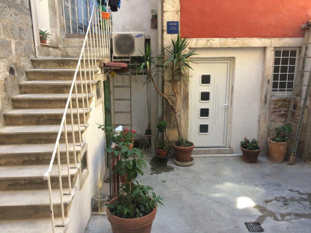 Studio Apartman Ana Split Exterior foto